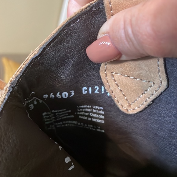 Soft Leather Fringe Booties size 7.5 - Picture 5 of 7